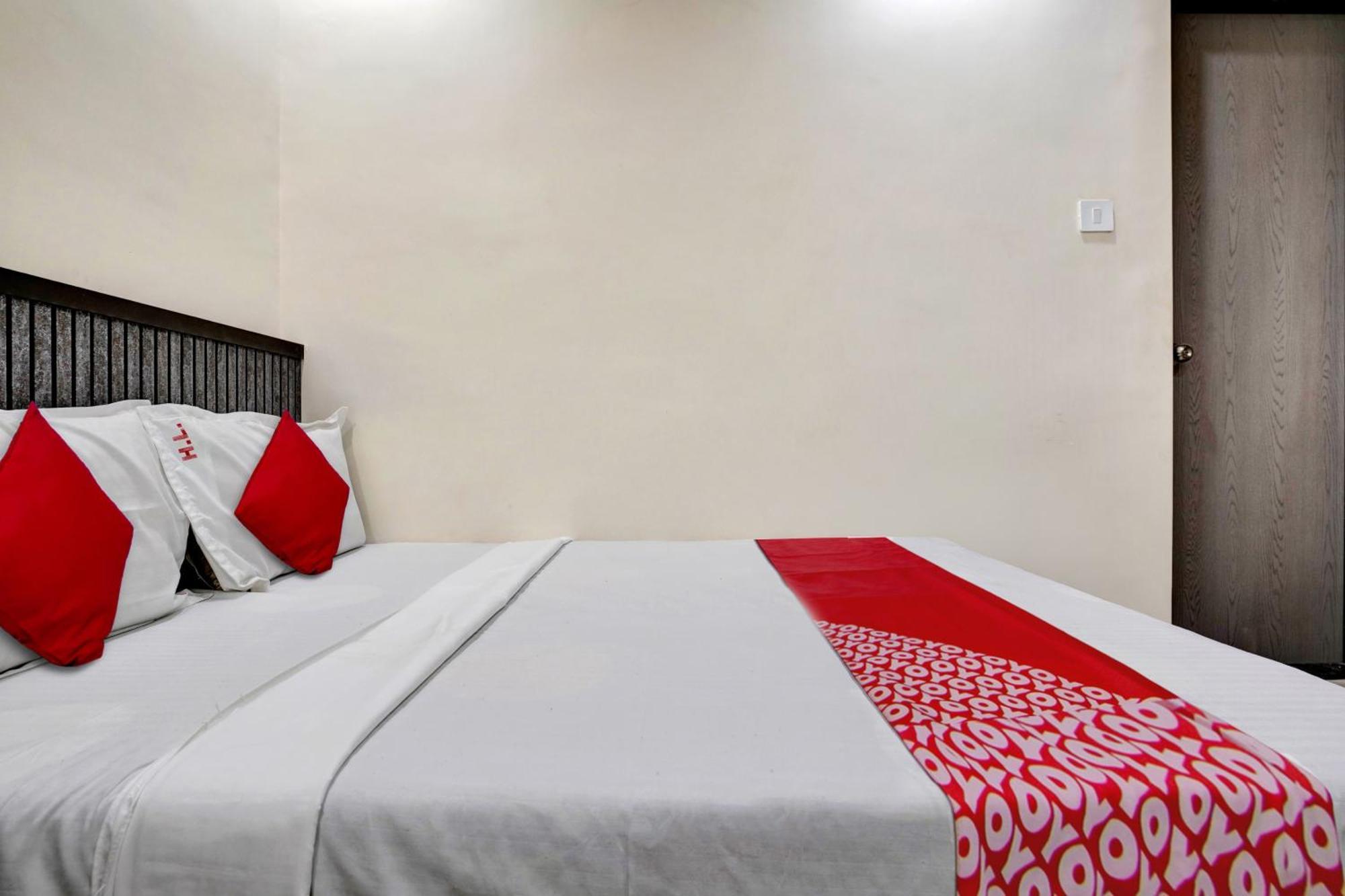 Super Hotel O Dhiman Residency Ulhāsnagar Eksteriør billede