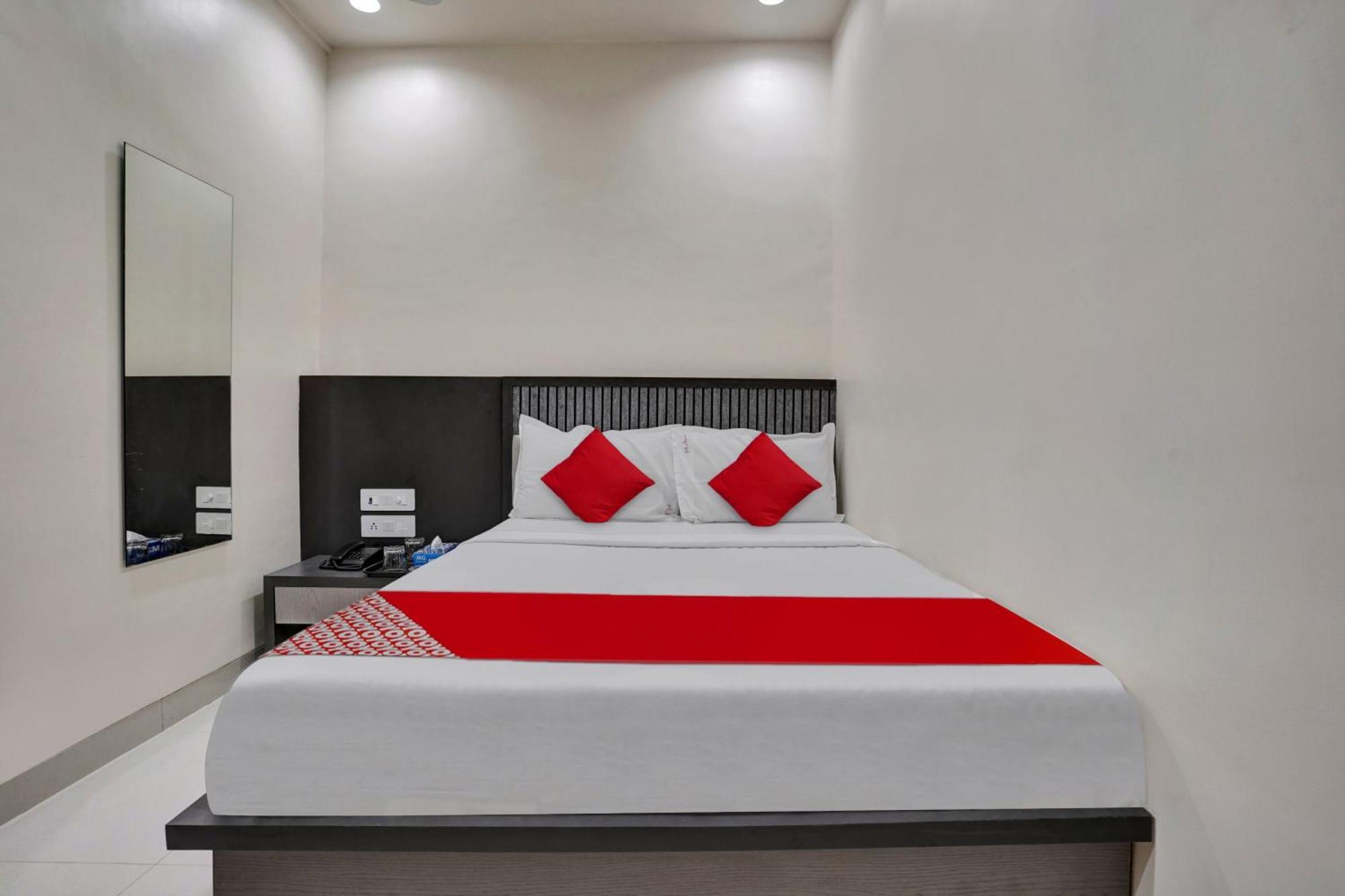 Super Hotel O Dhiman Residency Ulhāsnagar Eksteriør billede