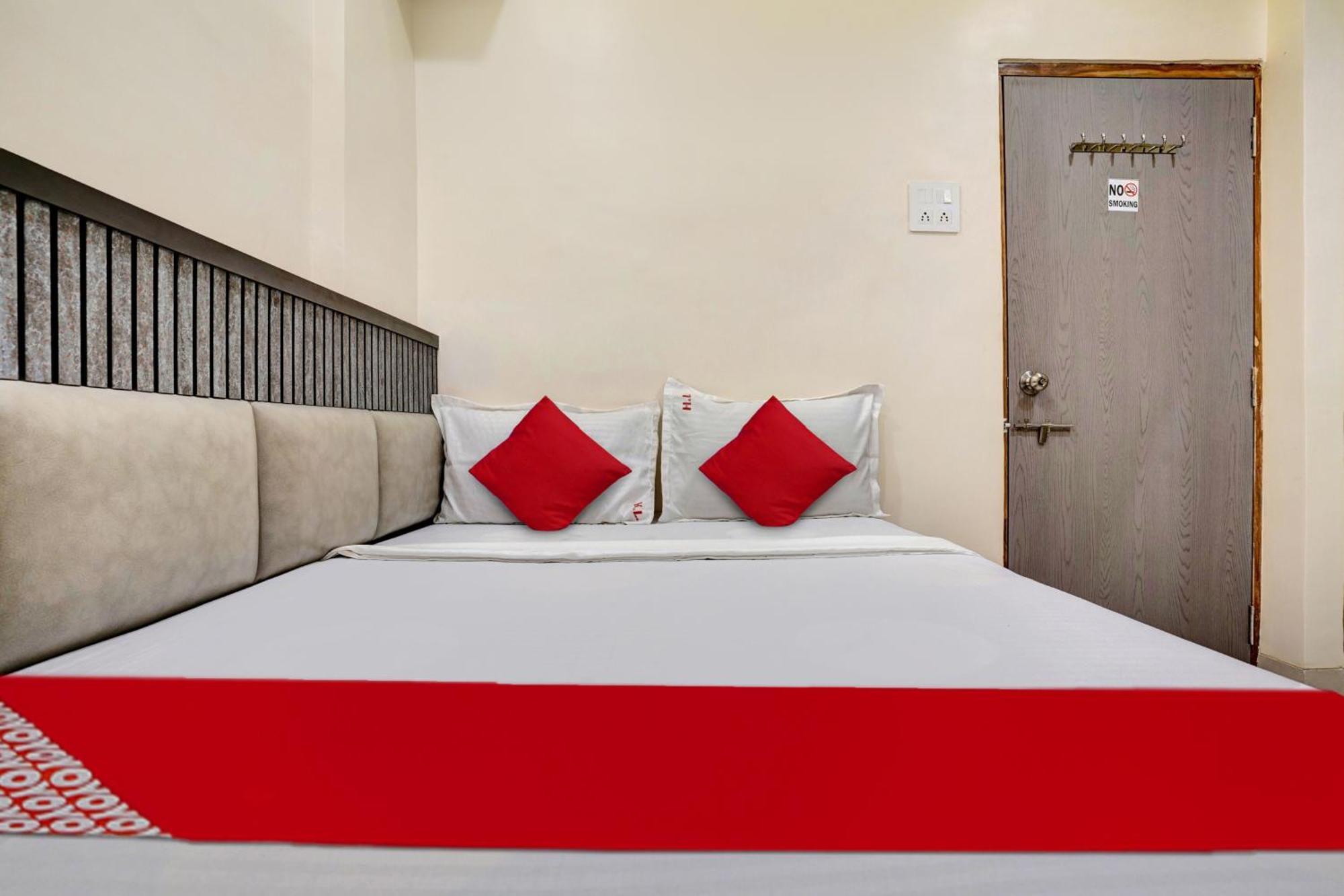 Super Hotel O Dhiman Residency Ulhāsnagar Eksteriør billede