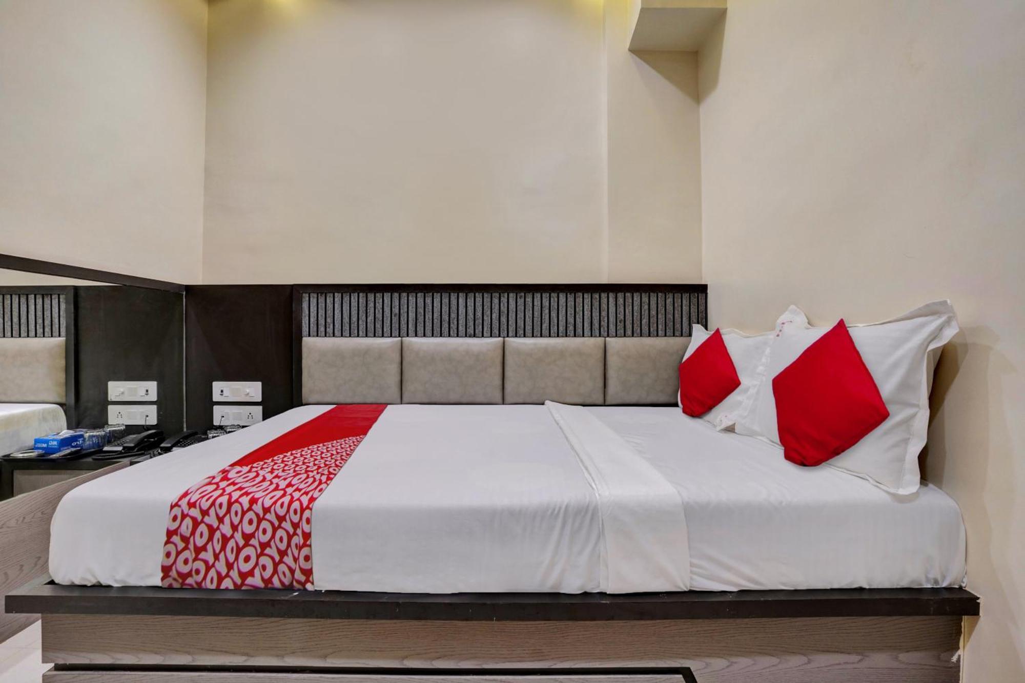 Super Hotel O Dhiman Residency Ulhāsnagar Eksteriør billede